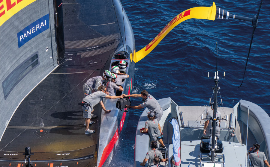 Britanics lideren al tancar segon Round Robin de la Louis Vuitton Cup