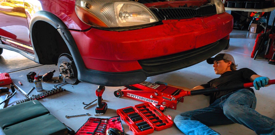 Cotxe i consells per posada a punt el novembre