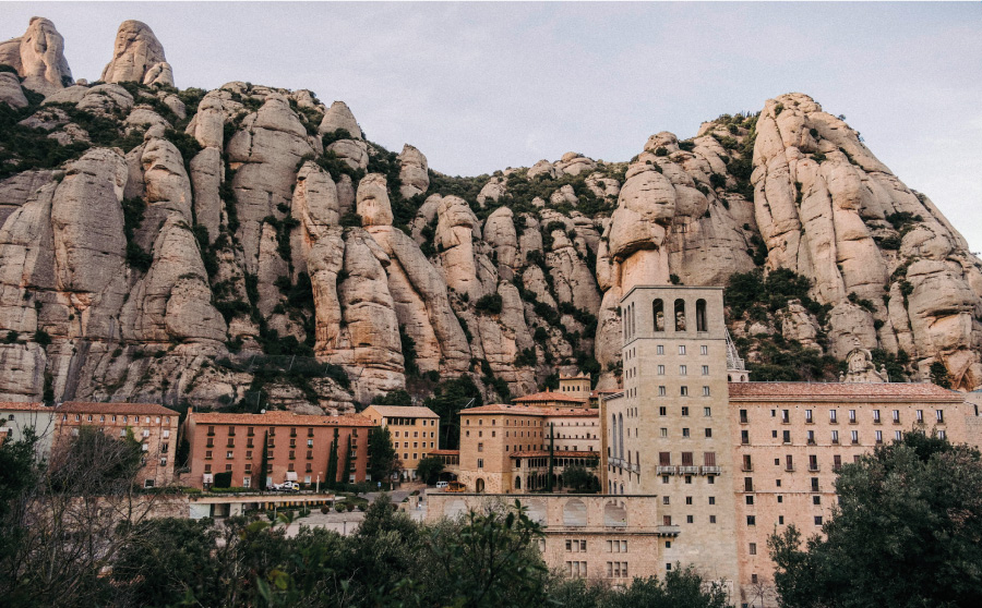 Montserrat 1.000 anys - 02 Monestir de Montserrat