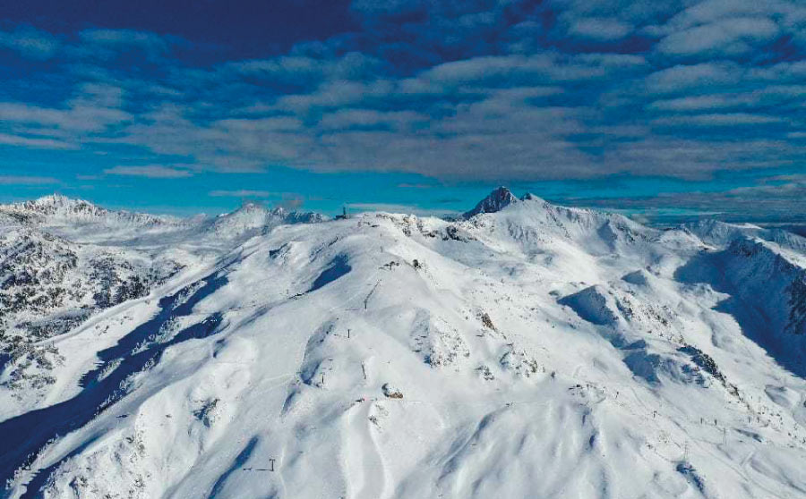 Primeres nevades obren la temporada d'esquí