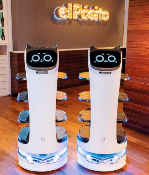 robots restaurant Cambris interior restaurant