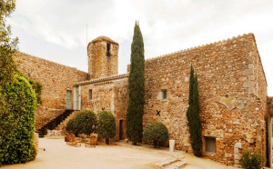En Perelada, el Castill de Vallgomera del siglo XII