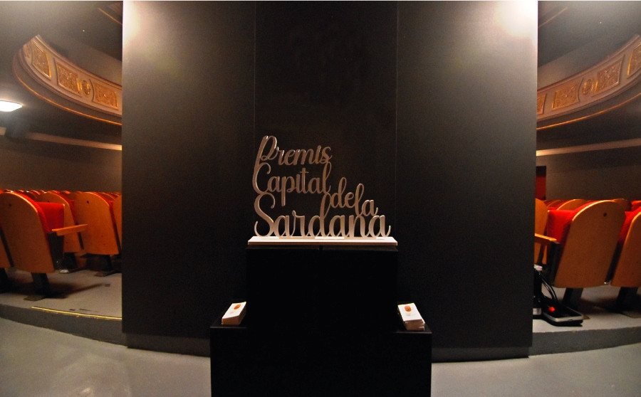 Olot: Gala de lliurament dels Premis Capital de la Sardana i de les Medalles al Mèrit 2025.